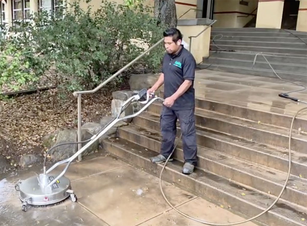 Pressure Washing in Ojai